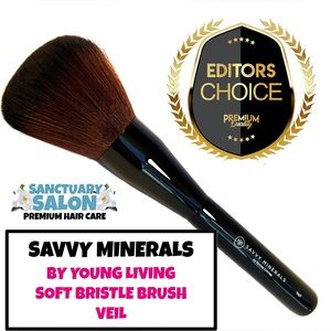 SAVVY MINERALS Soft Bristle Make Up Brush-VEIL